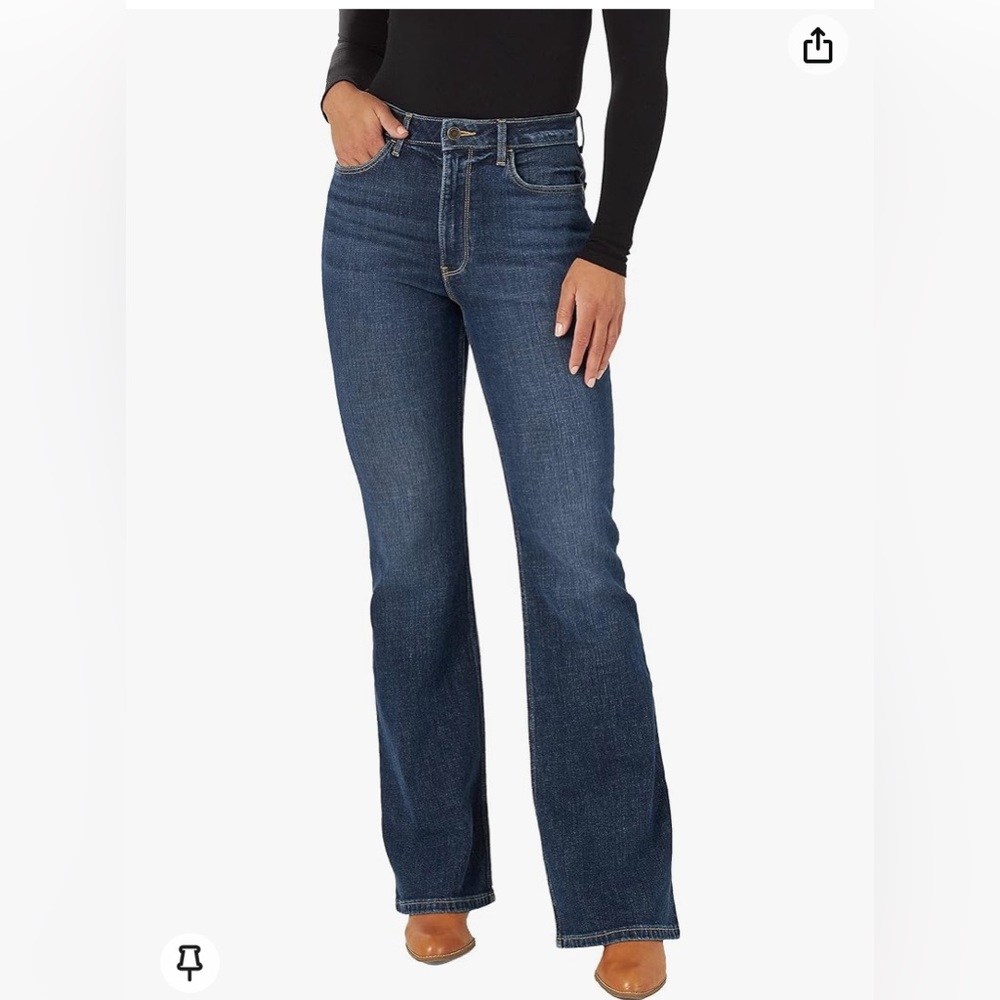 Women’s high-rise wrangler jeans